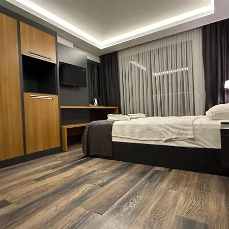 Hotel Emay 3*