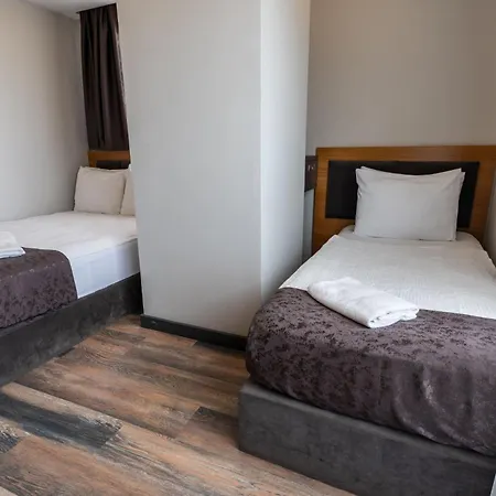Emay Hotel 3*