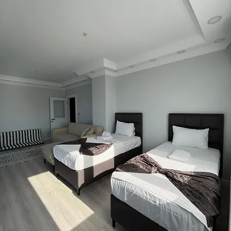 Emay Hotel 3*