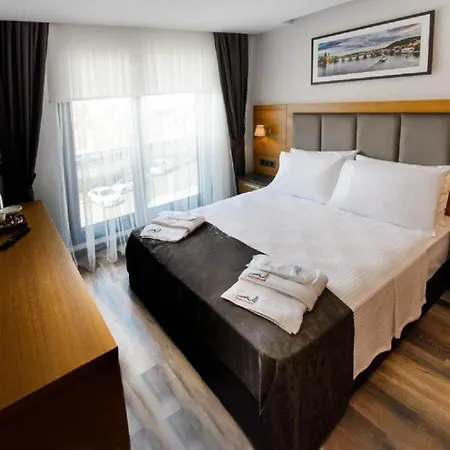 Emay Hotel 3*