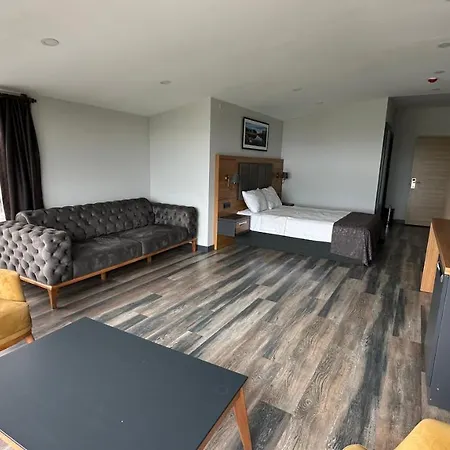 Hotel Emay 3*