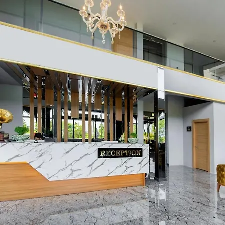 Emay Hotel 3*
