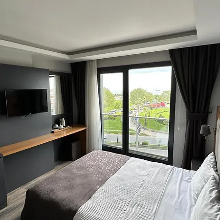 Hotel Emay 3*