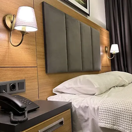 Emay Hotel 3*