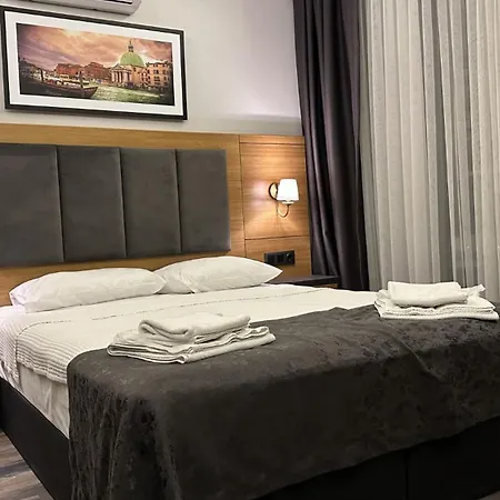 Emay Hotel 3*